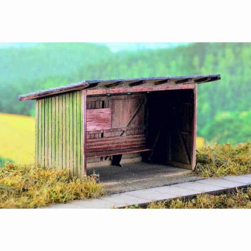 Model Scene Wooden Passenger Shelter (kit) 1:160