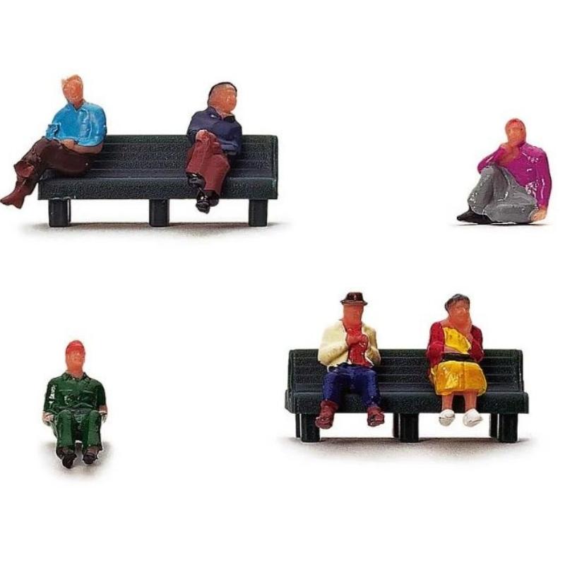 Hornby OO Gauge R7119 Sitting People